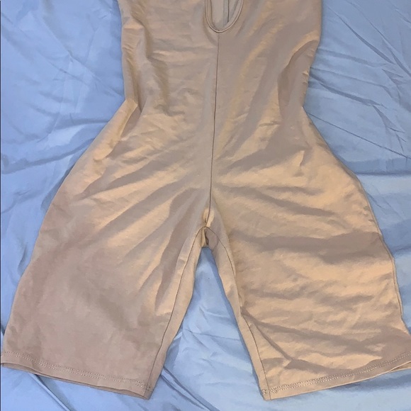 Deep Plunge Romper 🤎 - Picture 3 of 7